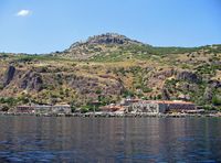 L'Anatolie en mer Égée. L'acropole d'Assos (auteur KureCewlik81). Cliquer pour agrandir l'image.