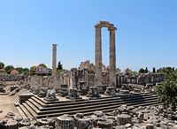 L'Anatolie en mer Égée. Le temple d'Apollon à Didymes (auteur Bernard Gagnon). Cliquer pour agrandir l'image.