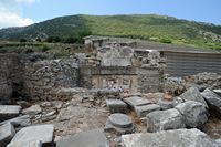 Le quartier résidentiel d'Éphèse en Anatolie. Les maisons en terrasses vues depuis les thermes de Varius. Cliquer pour agrandir l'image.
