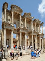Le site archéologique d'Éphèse en Anatolie. La bibliothèque de Celsus. Cliquer pour agrandir l'image.