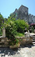 Le château Saint-Pierre à Bodrum en Anatolie. Le réfectoire et la tour d'Italie. Cliquer pour agrandir l'image.