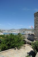 Le château Saint-Pierre à Bodrum en Anatolie. Le port vu du château. Cliquer pour agrandir l'image.