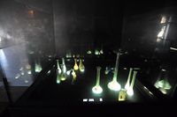 Le musée d'archéologie sous-marine de Bodrum en Anatolie. Exposition de verres. Flacons à onguent. Cliquer pour agrandir l'image.