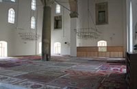 La ville de Selçuk en Anatolie. Salle de prière de la mosquée Isa Bey (auteur Klaus-Peter Simon). Cliquer pour agrandir l'image.