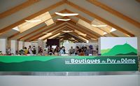 Le train panoramique du Puy de Dôme. Les boutiques du Panoramique des Puys. Cliquer pour agrandir l'image.