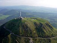 Le Puy de Dôme en Auvergne. En montgolfière. Cliquer pour agrandir l'image.