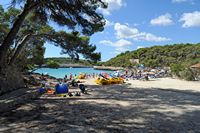 Parque Natural de Mondragó, Mallorca. La playa de Cala Mondragó. Haga clic para ampliar la imagen en Adobe Stock (nueva pestaña).