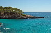 Naturpark Mondragó Mallorca - Die Punta des Calo des Burgit. Klicken, um das Bild in Adobe Stock zu vergrößern (neue Nagelritze).