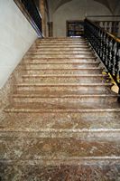 El palacio de marzo en Palma - El escalera interior del palacio. Haga clic para ampliar la imagen en Adobe Stock (nueva pestaña).