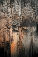 De grotten van Artà in Majorca - De zaal van de Vlaggen. Klikken om het beeld te vergroten in Adobe Stock (nieuwe tab).