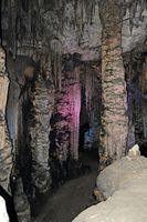 De grotten van Artà in Majorca - De zaal van de Hel. Klikken om het beeld te vergroten in Adobe Stock (nieuwe tab).