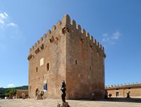 De toren van Canyamel in Majorca - De toren van Canyamel. Klikken om het beeld te vergroten in Adobe Stock (nieuwe tab).