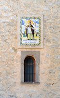 Die Einsiedelei von Sant Honorat de Randa Mallorca - Fayence. Klicken, um das Bild in Adobe Stock zu vergrößern (neue Nagelritze).