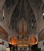 La localidad de Alcudia en Mallorca - El coro de la iglesia de Santiago. Haga clic para ampliar la imagen en Adobe Stock (nueva pestaña).