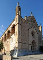 Die Stadt Artà auf Mallorca - Fassade der Kirche der Verklärung''. Klicken, um das Bild in Adobe Stock zu vergrößern (neue Nagelritze).