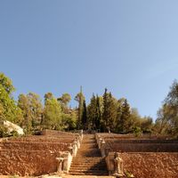 De finca Raixa in Majorca - De hoge tuinen gedurende de restauratie. Klikken om het beeld te vergroten in Adobe Stock (nieuwe tab).
