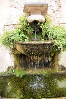 Les jardins d'Alfàbia à Majorque. Fontaine aux jardins d'Alfàbia. Cliquer pour agrandir l'image dans Adobe Stock (nouvel onglet).