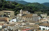 La ciudad de Capdepera en Mallorca - El Saint-Barthélemy (Sant Bartomeu Iglesia). Haga clic para ampliar la imagen en Adobe Stock (nueva pestaña).