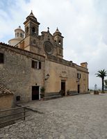 Das Heiligtum von Bonany Petra Mallorca - Fassade des Heiligtums. Klicken, um das Bild in Adobe Stock zu vergrößern (neue Nagelritze).