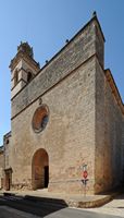 Die Stadt Petra in Mallorca - Kirche des Klosters von Saint Bernard. Klicken, um das Bild in Adobe Stock zu vergrößern (neue Nagelritze).