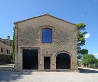 La Finca Els Calderers en Sant Joan en Mallorca - El antiguo granero hoy salón de usos múltiples. Haga clic para ampliar la imagen en Adobe Stock (nueva pestaña).
