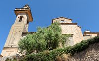De stad Valldemossa in Majorca - Kerk Saint-Bartholomé. Klikken om het beeld te vergroten in Adobe Stock (nieuwe tab).