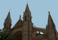 De kathedraal van Palma de Mallorca - Westelijke Voorgevel. Klikken om het beeld te vergroten.