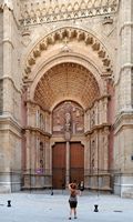 A catedral de Palma de Maiorca - Fachada principal da Catedral. Clicar para ampliar a imagem.