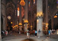 La cathédrale de Palma de Majorque. Nef latérale nord. Cliquer pour agrandir l'image.