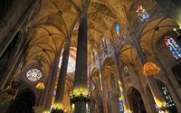 La cathédrale de Palma de Majorque. Nefs. Cliquer pour agrandir l'image.