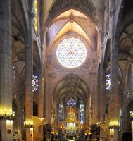 La cathédrale de Palma de Majorque. Nef centrale. Cliquer pour agrandir l'image.