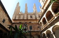 De kathedraal van Palma de Mallorca - Noordelijke voorgevel van de Kathedraal. Klikken om het beeld te vergroten.