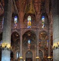 La cathédrale de Palma de Majorque. La nef latérale nord. Cliquer pour agrandir l'image.
