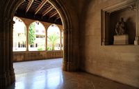 Le couvent franciscain de Palma de Majorque. Entrée du cloître. Cliquer pour agrandir l'image.
