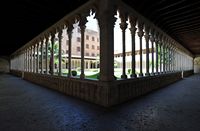 O mosteiro franciscano de Palma de Maiorca - Galerias do norte e está do claustro. Clicar para ampliar a imagem.
