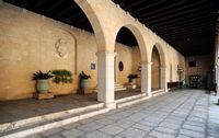 Il Palazzo della Almudaina a Palma de Maiorca - Piazza delle Armi. Clicca per ingrandire l'immagine.