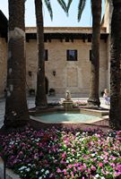 Le palais de l'Almudaina à Palma de Majorque. Tinell. Cliquer pour agrandir l'image.