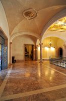 Il palazzo March a Palma di Maiorca - Il pianerottolo del primo piano. Clicca per ingrandire l'immagine.