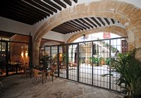 Le sud-est de la vieille ville de Palma de Majorque. Le patio Can Cera. Cliquer pour agrandir l'image.