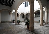 The southwest of the old town of Palma - Can Bordils The patio. Click to enlarge the image.