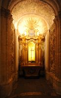 De schatkist van de kathedraal van Palma de Mallorca - Relikwieënschrijn van het Echte Kruis van de barokke kapittelzaal. Klikken om het beeld te vergroten.