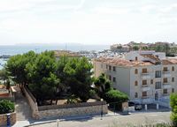 Das Dorf Colònia Sant Jordi Mallorca - Die Inselgruppe Cabrera vom Besucherzentrum zu sehen. Klicken, um das Bild zu vergrößern.