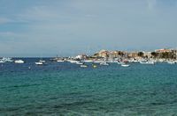 El pueblo de Colonia de Sant Jordi Mallorca - El puerto visto desde el sureste. Haga clic para ampliar la imagen.