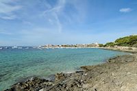 Le village de Colónia de Sant Jordi à Majorque. La plage du port. Cliquer pour agrandir l'image.