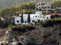 Le village de Peguera à Majorque. L'ancienne villa Ca na Tacha de Rudolf Valentino (auteur Aisano). Cliquer pour agrandir l'image.