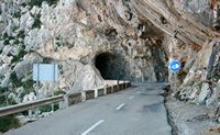 A península e o cabo de Formentor em Maiorca - O túnel da estrada Ma-2210 (autor Frank Vincentz). Clicar para ampliar a imagem.