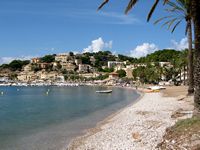 Het dorp Port de Sóller in Majorca - Strand van de Travès. Klikken om het beeld te vergroten.