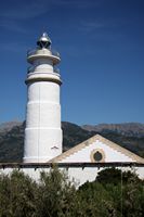 Le village de Port de Sóller à Majorque. Phare de Cap Gros. Cliquer pour agrandir l'image.
