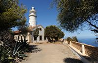 Le village de Port de Sóller à Majorque. Le phare du Cap Gros. Cliquer pour agrandir l'image.
