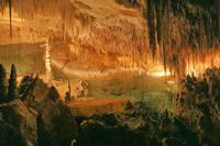 Les grottes du Dragon à Majorque. Grottes du Dragon. Cliquer pour agrandir l'image.